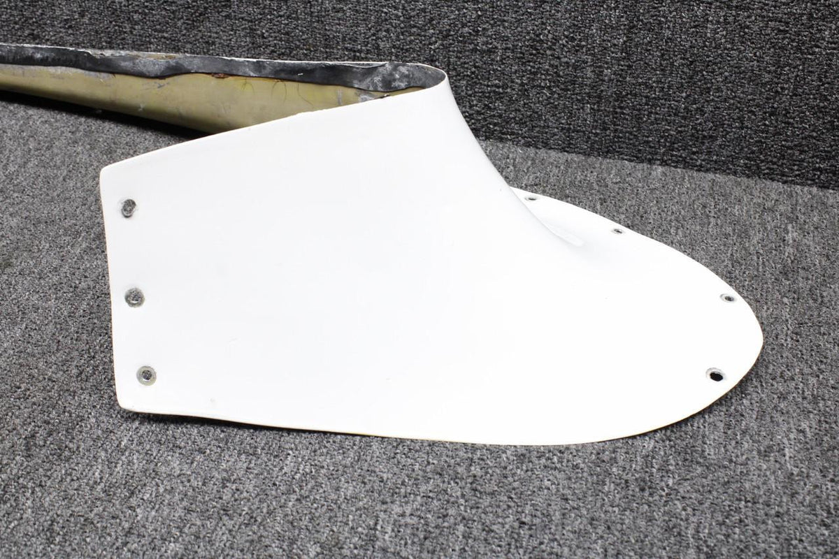 Piper Aircraft Parts 16574-001 Piper PA23-250 Wing Root Fairing Upper RH (White, Minor Dents)