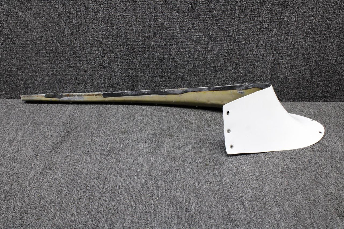 Piper Aircraft Parts 16574-001 Piper PA23-250 Wing Root Fairing Upper RH (White, Minor Dents)