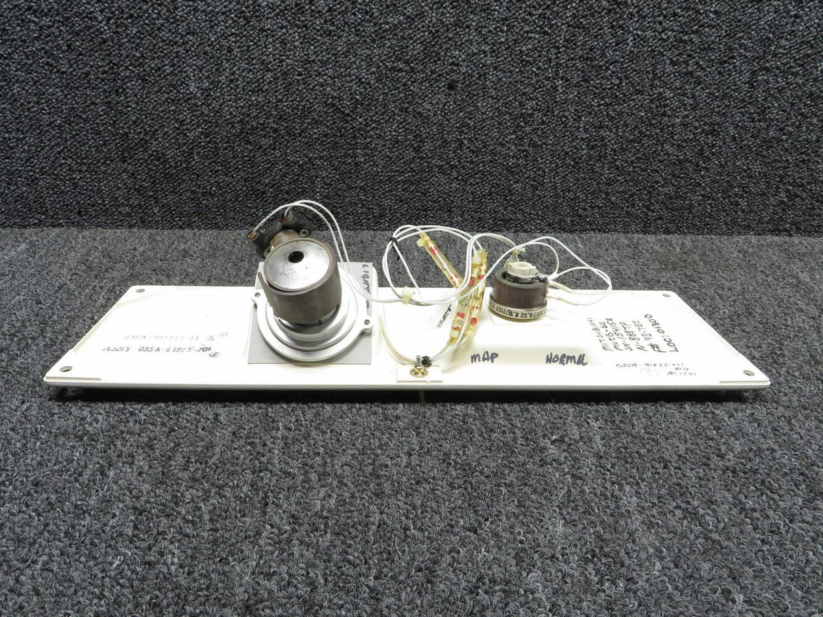 Mitsubishi 035A-91925-001 Mitsubishi 2B-60 Panel with Map Light and Dimmer Switch