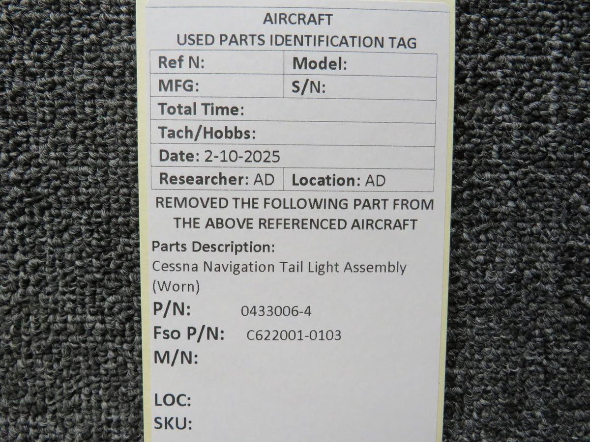Cessna Aircraft Parts 0433006-4 (FSO: C622001-0103) Cessna Navigation Tail Light Assembly (Worn)