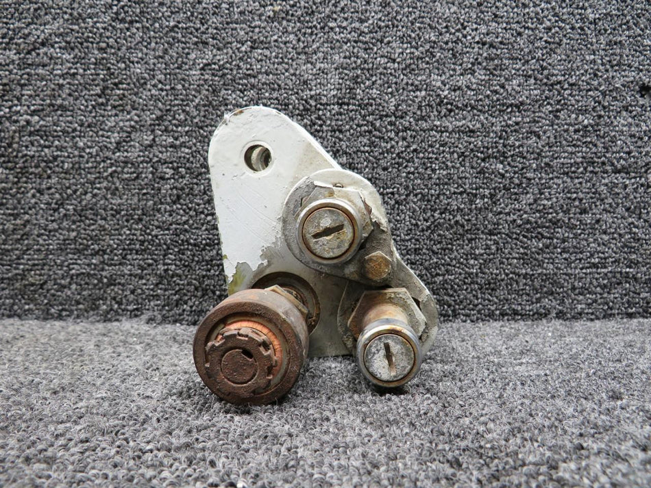 Mitsubishi 010A-16231-1 Mitsubishi MU-2B-20 Flap Fitting Assembly LH (Worn)