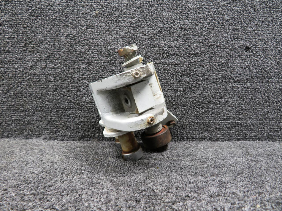 Mitsubishi 010A-16231-2 Mitsubishi MU-2B-20 Flap Fitting Assembly RH (Worn)