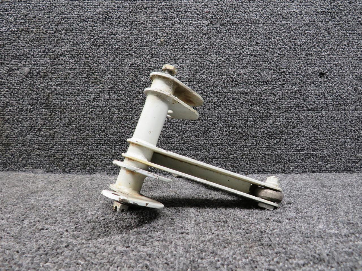 Piper Aircraft 82905-010 Piper PA46-310P Flap Drive Bellcrank Assembly LH (Worn Paint)