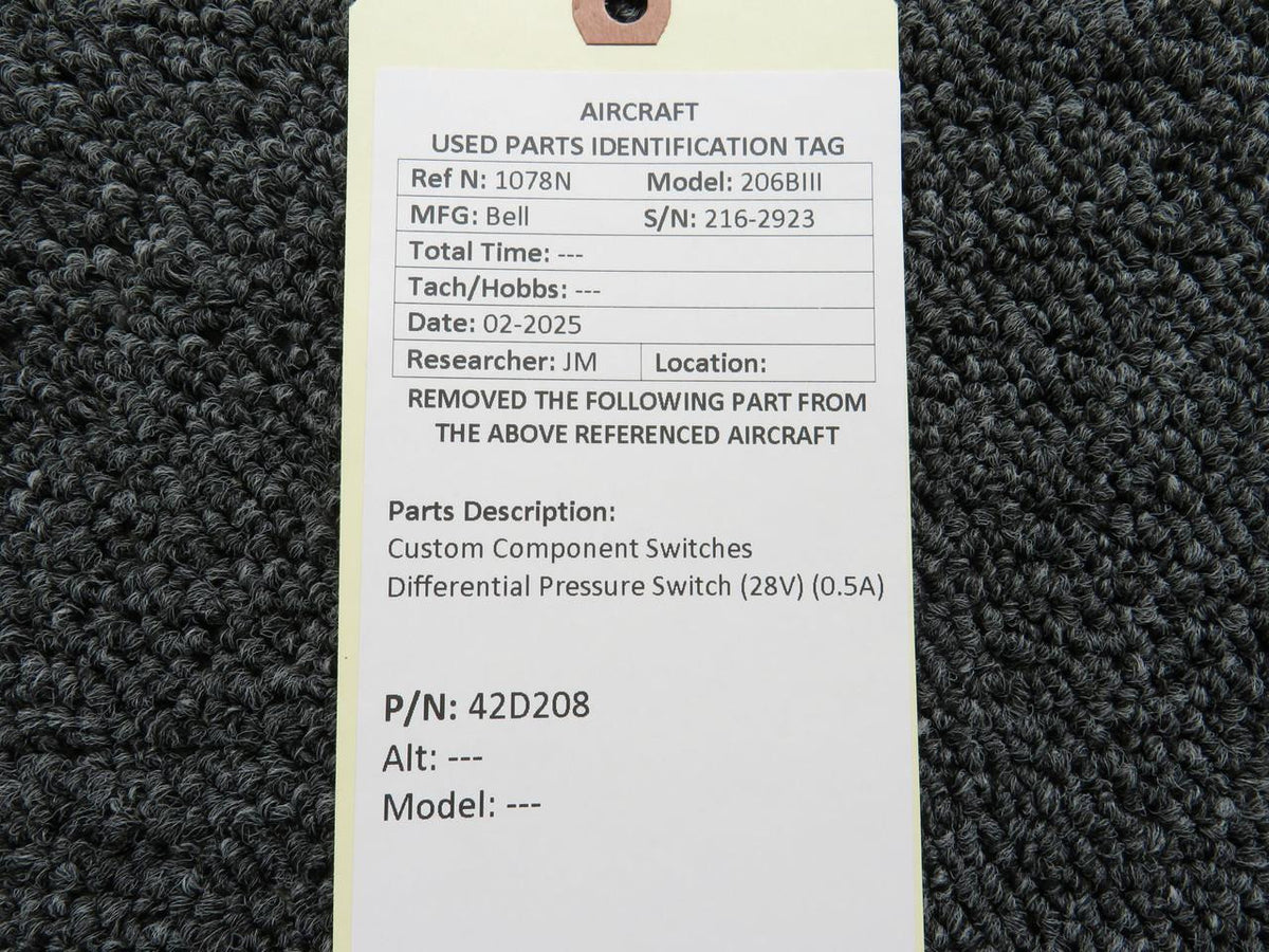 Custom Components  42D208 Custom Component Switches Differential Pressure Switch (28V) (0.5A)
