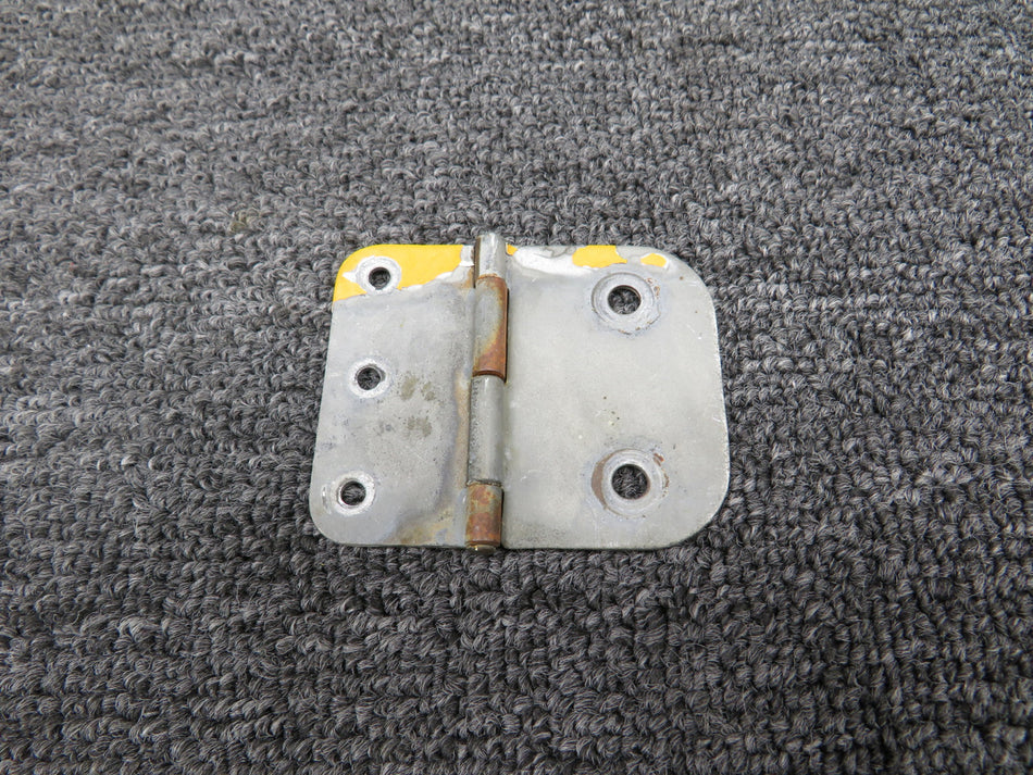 0411579-9 Cessna 150F Cabin Door Middle Hinge Assembly LH (Rusted)