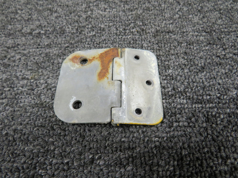0413390-19 Cessna 150F Cabin Door Lower Hinge Assembly LH (Rusted)