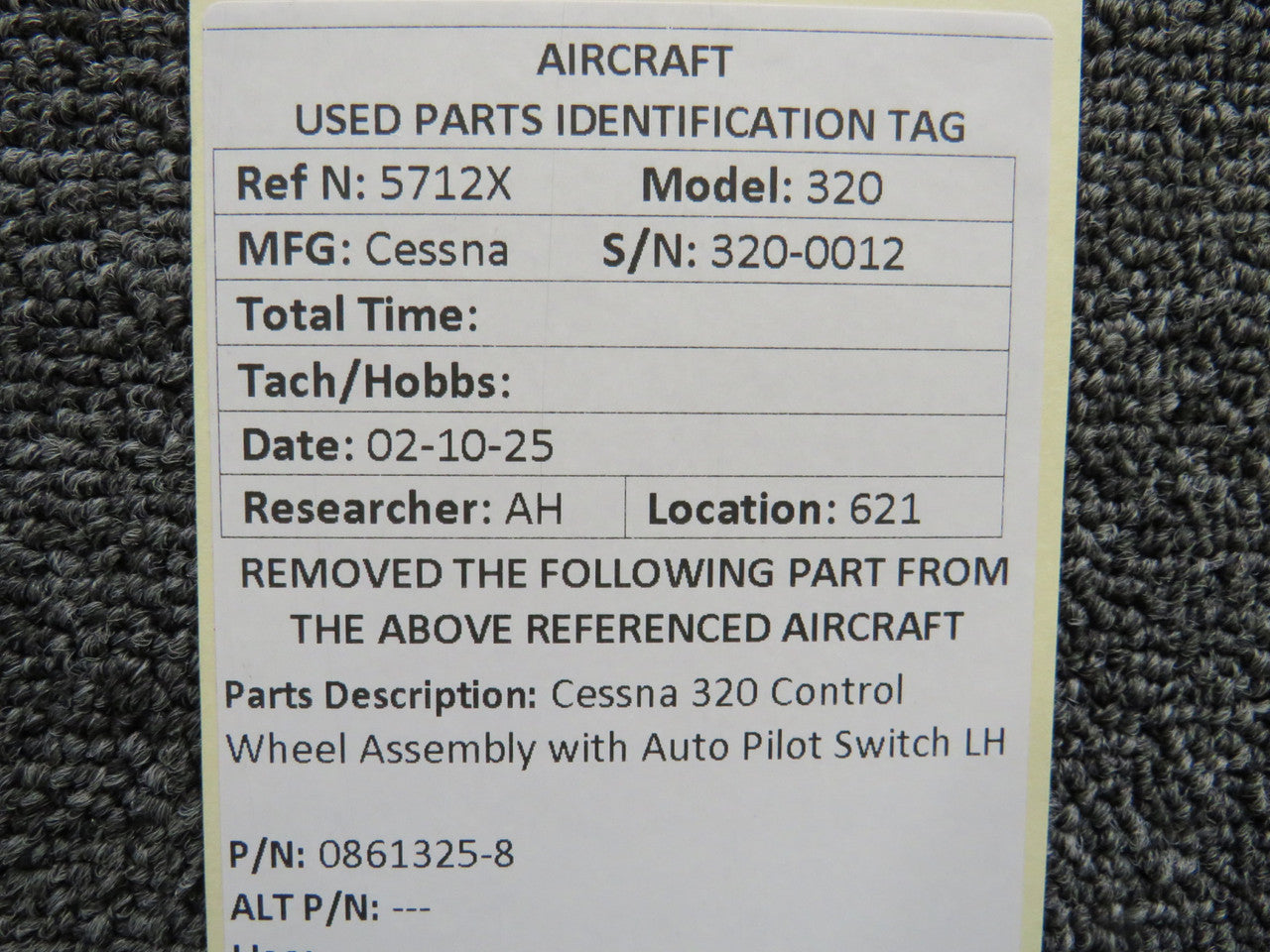 0861325-8 Cessna 320 Control Wheel Assembly with Auto Pilot Switch
