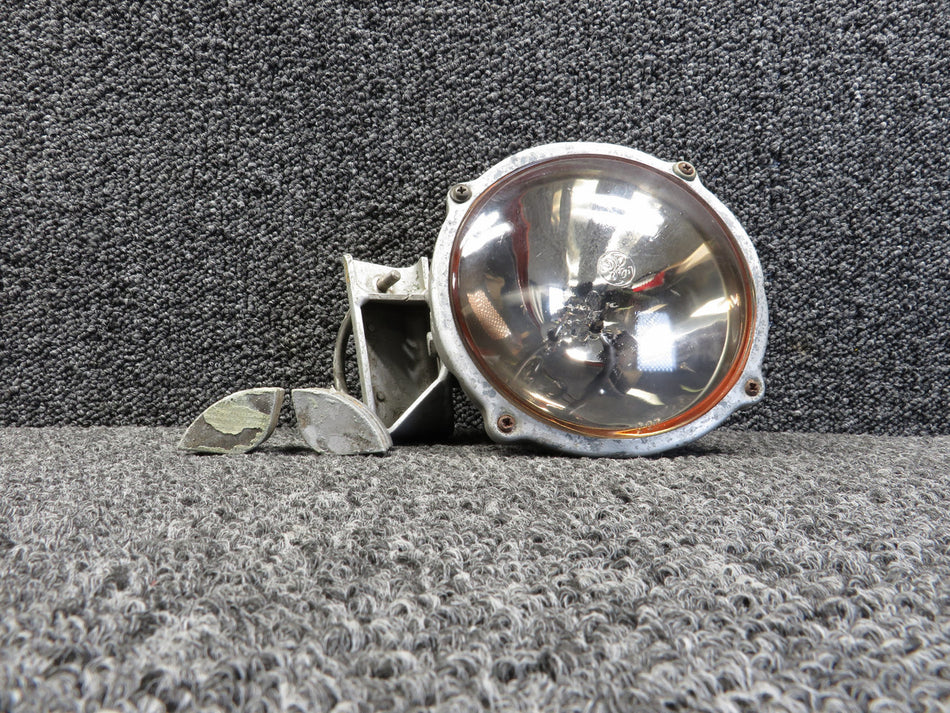 D-7585-4580 Grimes Landing and Taxi Light Assembly LH (Case Damage)