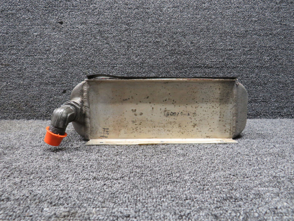 8541336 (Alt: 79-0617) Harrison AP16AN08-02 Oil Cooler (Worn)