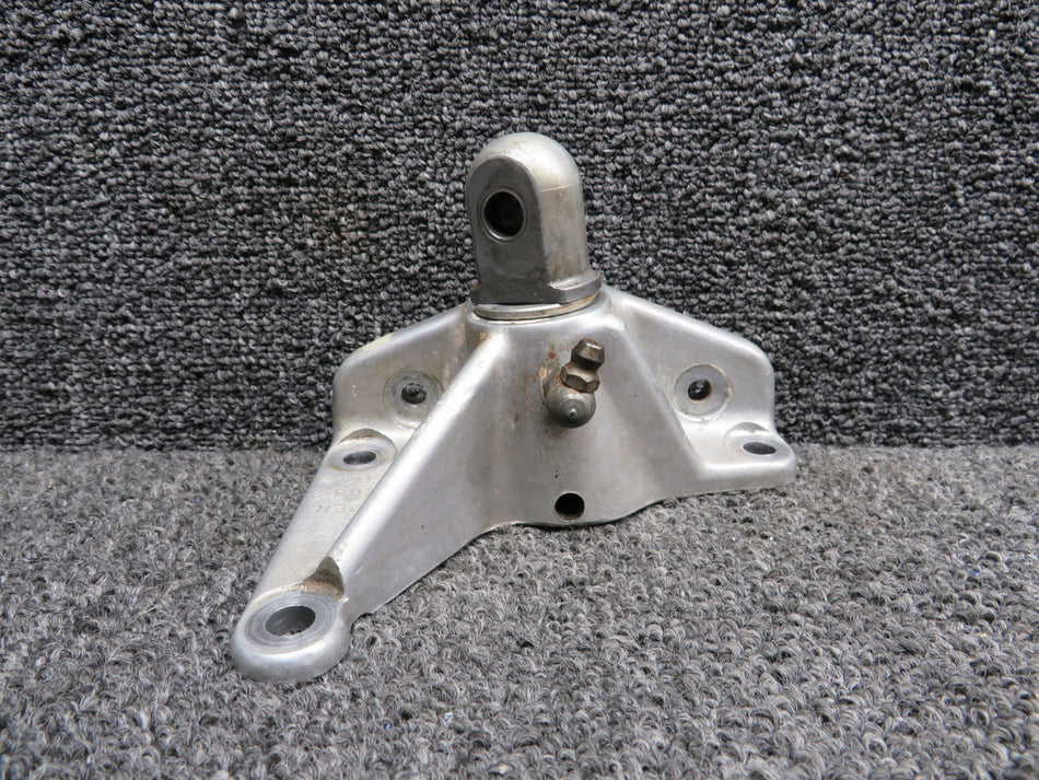 95643-008 (Cast: 95363-2) Piper PA44-180 Main Gear Truss Bracket LH (Wear)