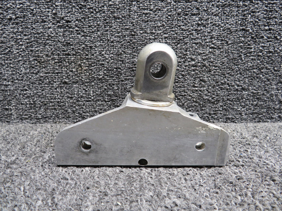 95643-008 (Cast: 95363-2) Piper PA44-180 Main Gear Truss Bracket LH (Wear)