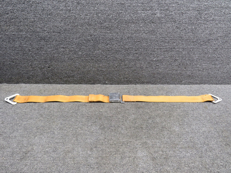 S-1746-CC-17 Cessna T210M Seat Belt Assembly (Minor Surface Wear)