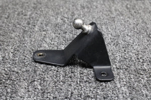 D60-5283-52-60 Diamond DA42-NG Nose Gear Door Bracket RH