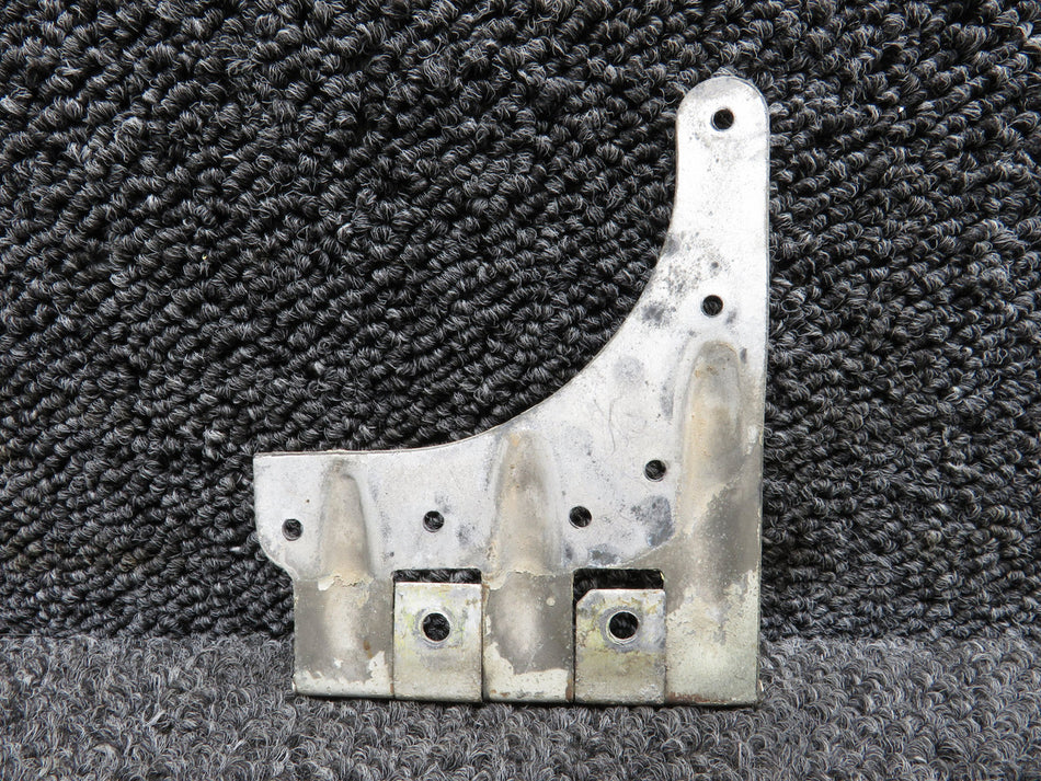0411602-1 Cessna C-150F Cabin Door Upper Hinge LH (Slight Rust)