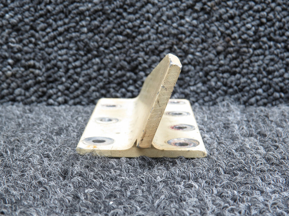 265-100036-002 Sabre NA 265-60 Wing Keeper Bracket RH