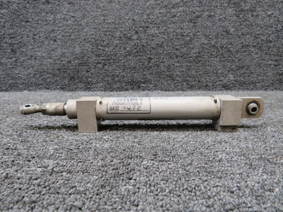 31901 Piper Main Landing Gear Door Actuator (Minus Fittings)