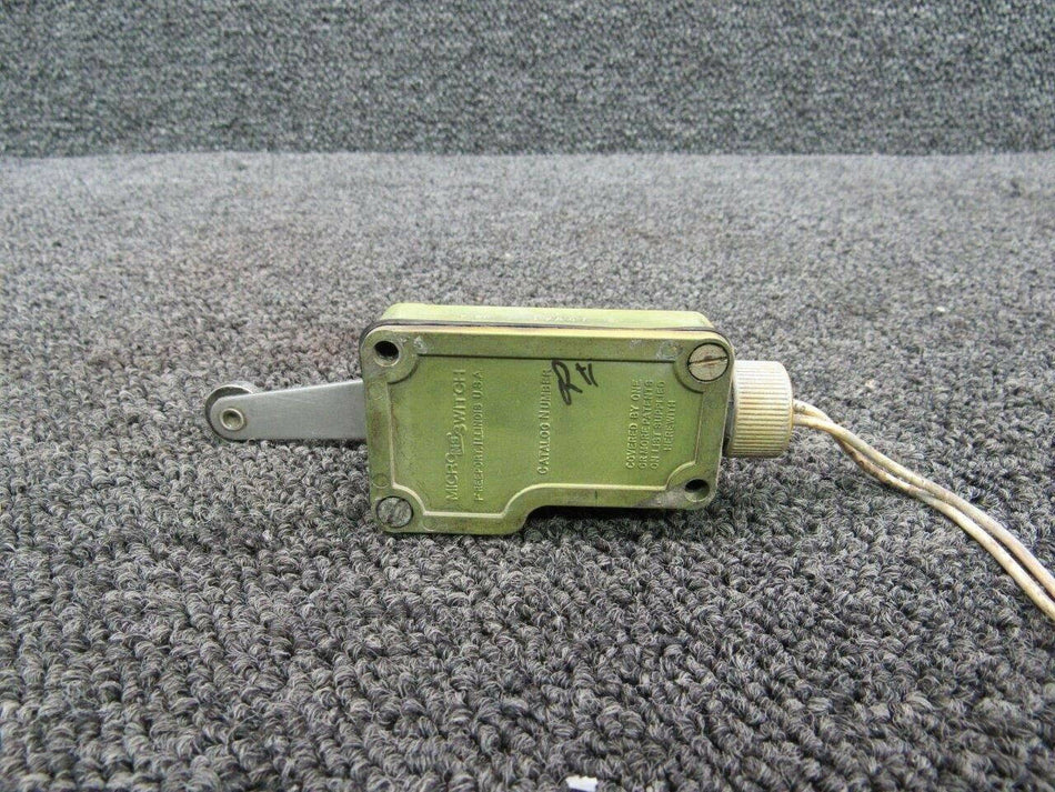 1VA49 Cessna 210A Switch Main Gear Uplock (Volts: 14)