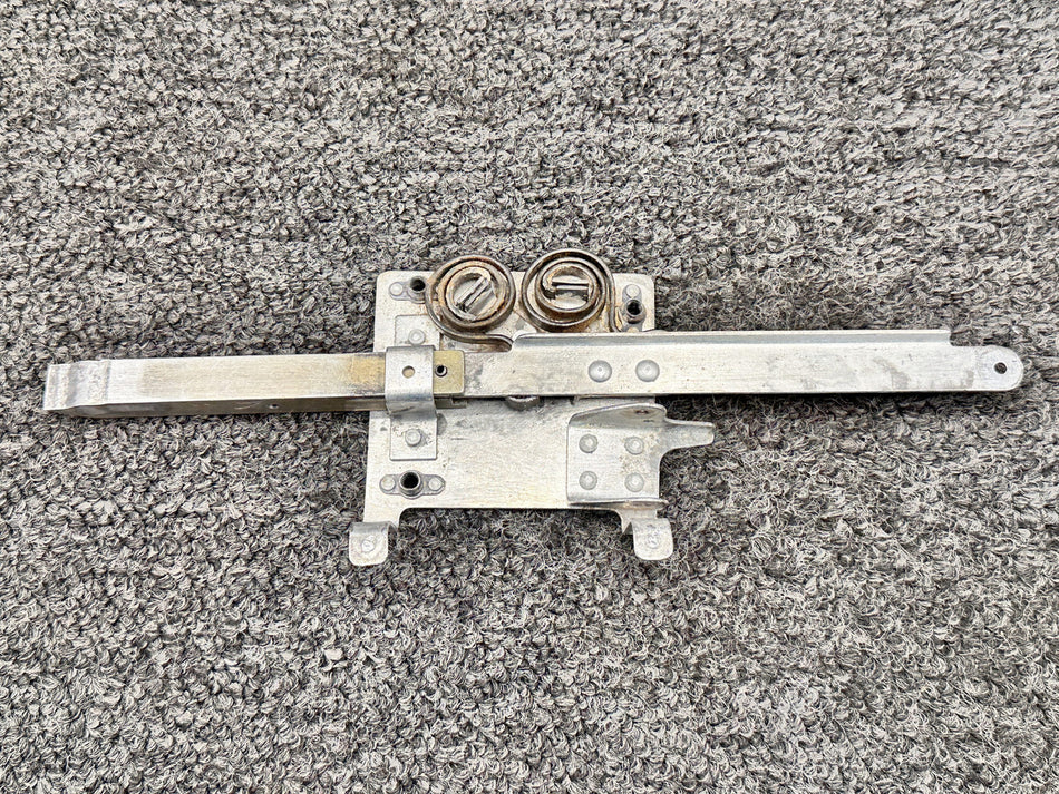 0711020-12 Cessna 182C Cabin Door Latch Assembly RH