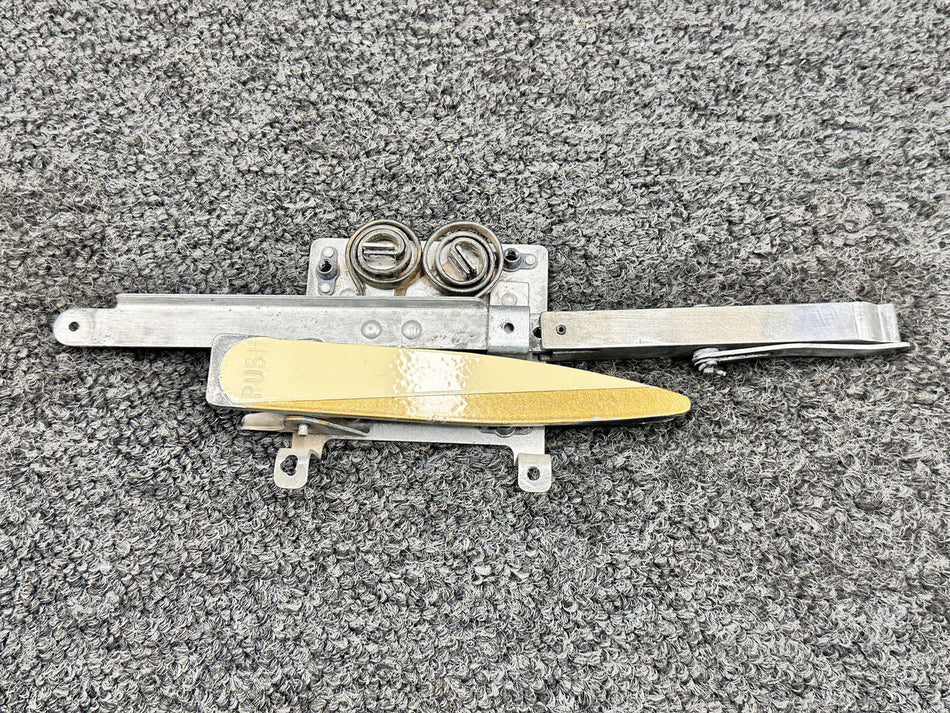 0711020-7 (Use: 0711020-11) Cessna 182C Cabin Door Latch Assembly LH