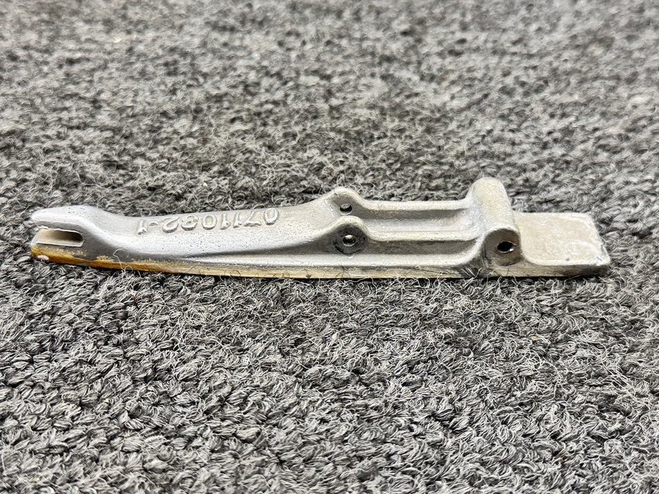 0711032-1 (Use: 0711032-2) Cessna 182C Latch Handle