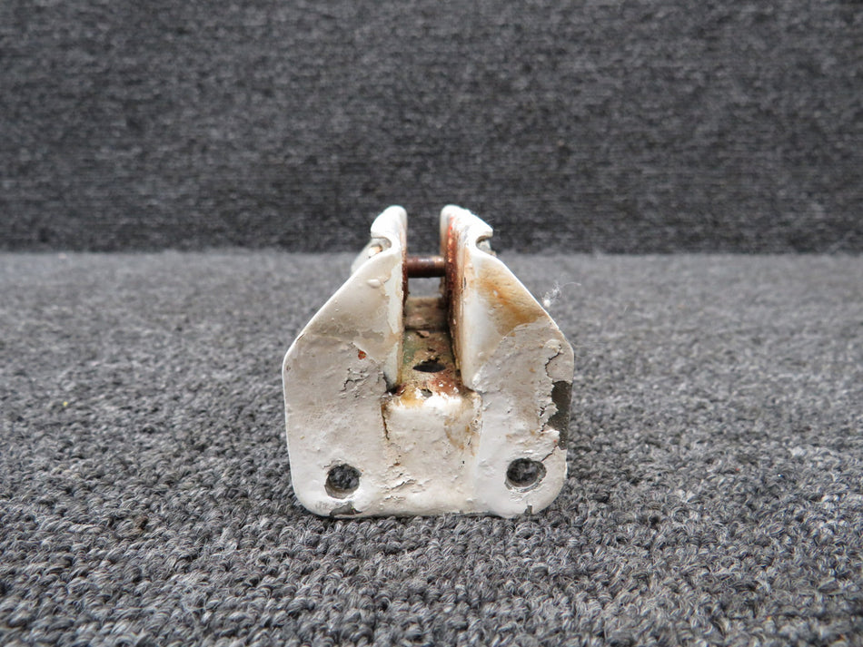 35-135025-36 Beechcraft 95-B55 Aileron Hinge Inboard RH (Slight Rust)