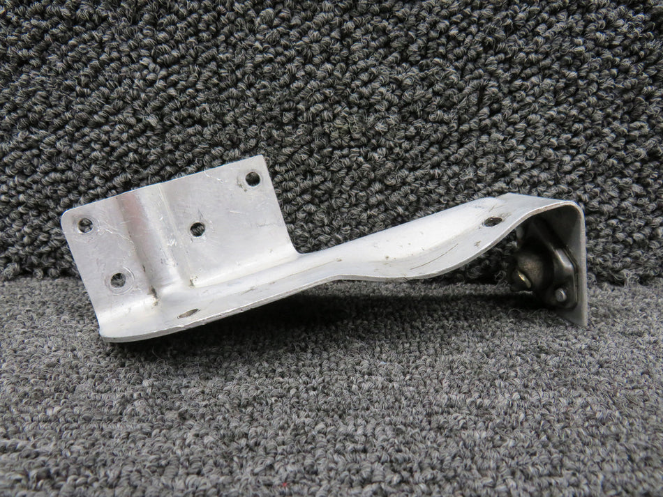0713665-2 Cessna 182M Cowl Attachment Bracket RH