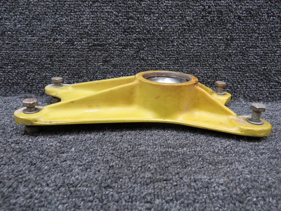 20394-000 (Cast: 20392) Piper PA24-250 Main Gear Trunnion Fitting Rear RH