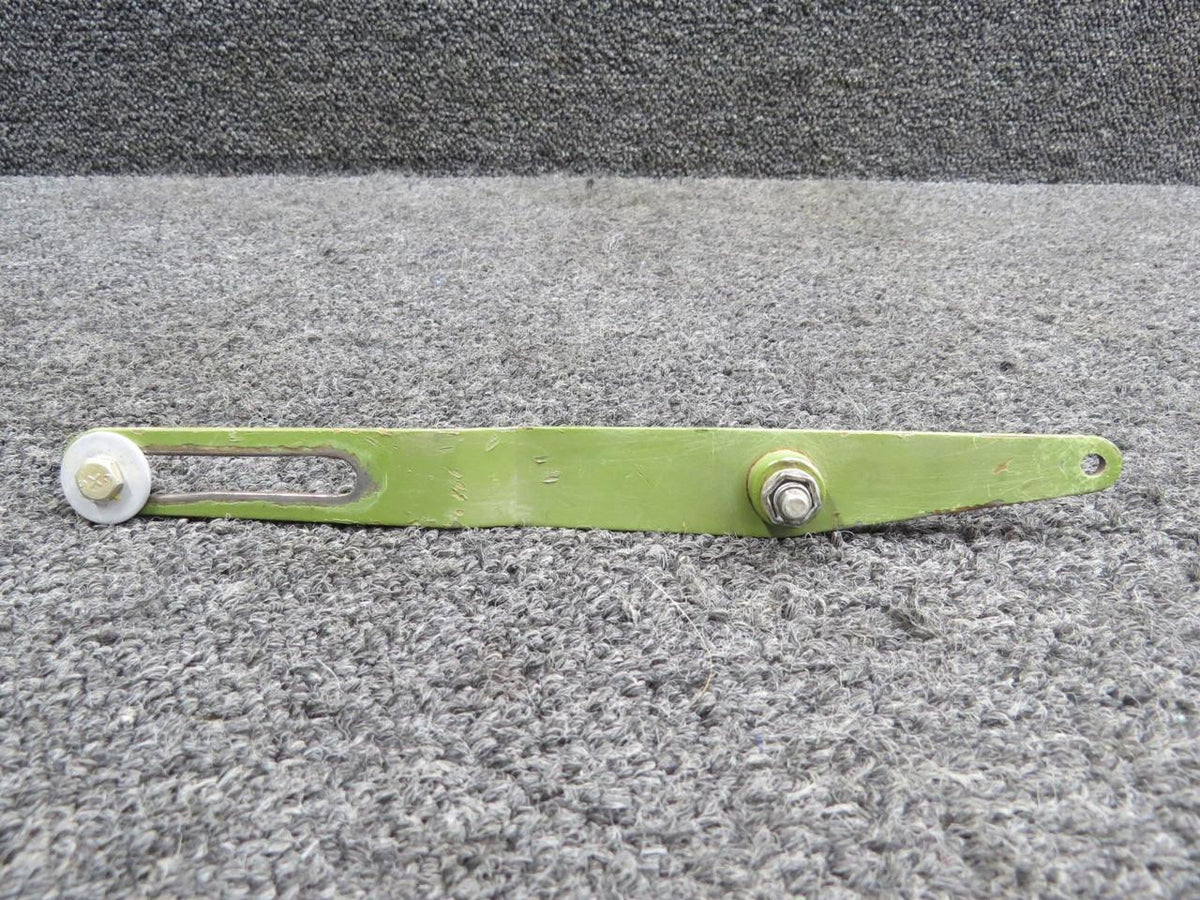 Cessna Aircraft Parts 0762033-1 Cessna 182M Flap Control Arm Assembly