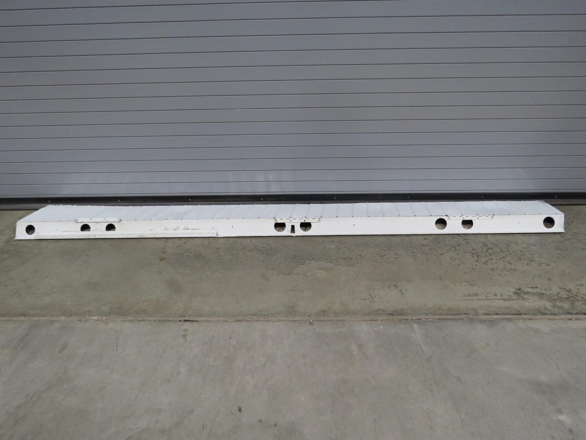 Cessna Aircraft Parts 0523800-17 (Use: 0523800-24) Cessna 182M Aileron Assembly RH