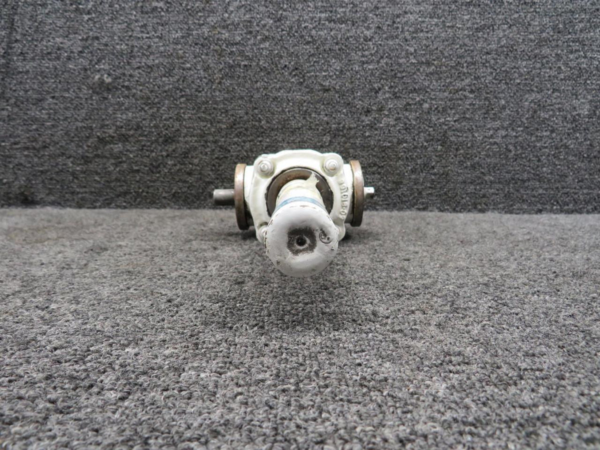Beechcraft Parts 50-810164-14 Beechcraft King Air 90 Main Landing Gear Actuator (Minor Rust)