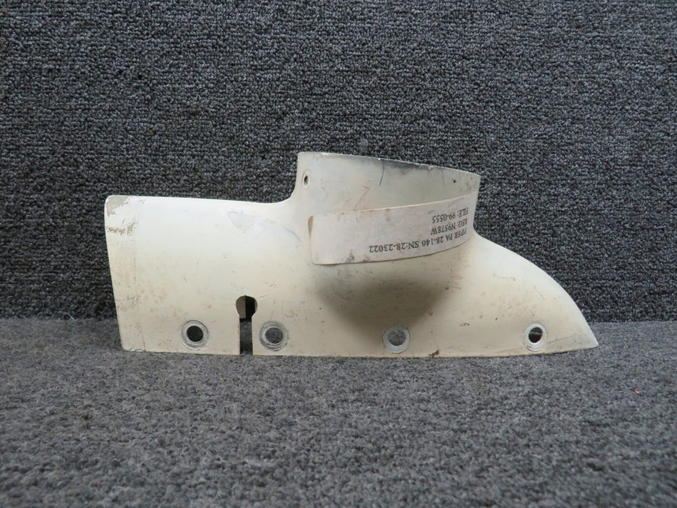 63514-006 Piper PA28-140 Rotating Beacon Fin Tip (Worn Edges)