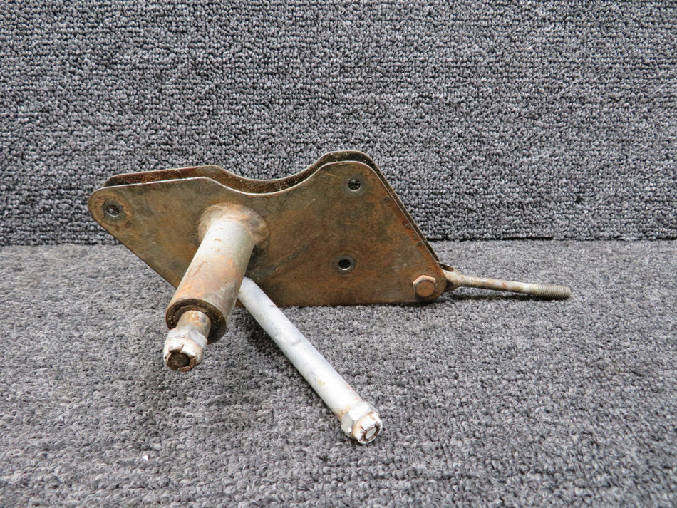 0523223 (Use: 0422430-1) Cessna 210A Aileron Bellcrank LH