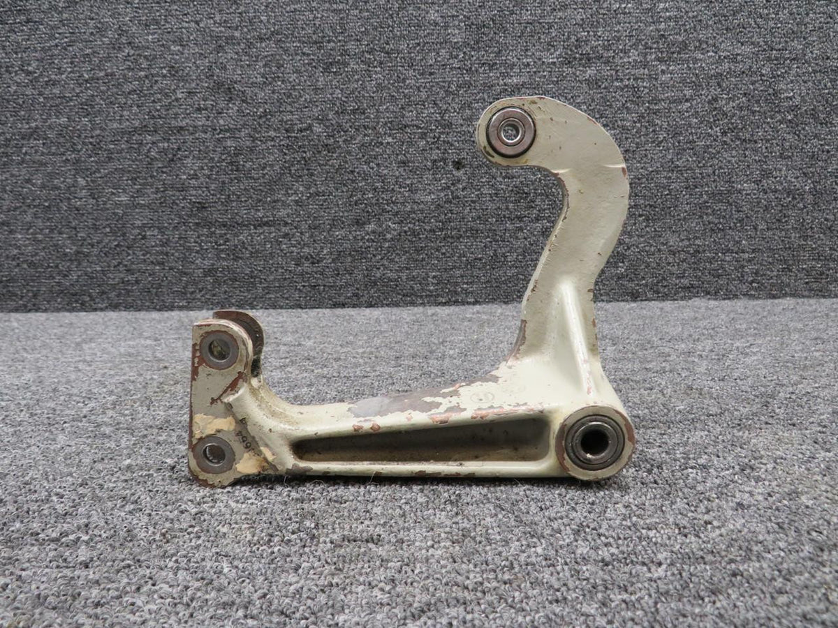 Cessna Aircraft Parts 0841106-5 Cessna 414 Main Gear Idler Bellcrank LH