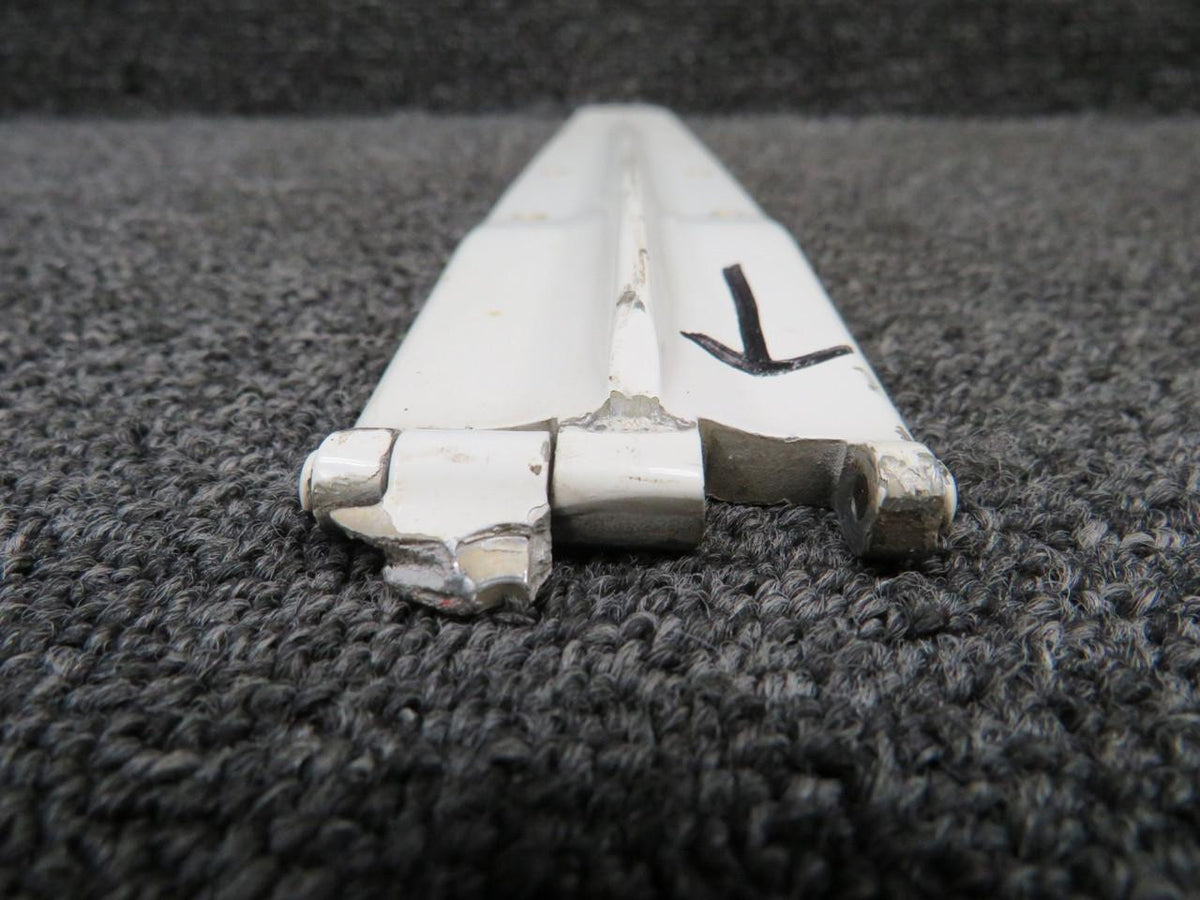 Cessna Aircraft Parts 0711037-16 (Use: 0711037-22) Cessna 182Q Upper Cabin Door Hinge RH