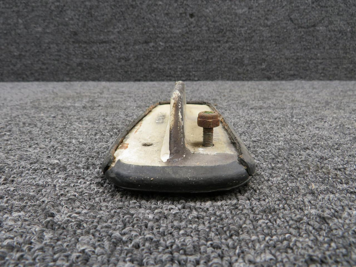 Cessna Aircraft Parts 0741623-1, 0741623-4 Cessna 182P Main Landing Gear Step with Tread