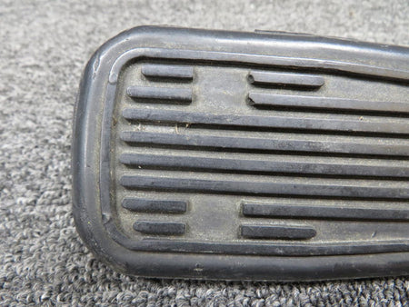 Cessna Aircraft Parts 0741623-1, 0741623-4 Cessna 182P Main Landing Gear Step with Tread
