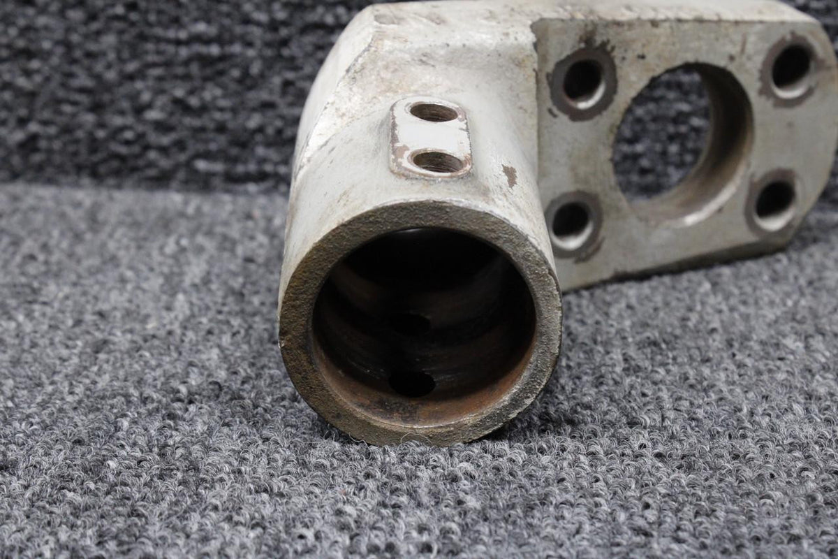 Cessna Aircraft Parts 1741003-3 (Use: 0741053-1) Cessna 177B Main Gear Axle Fitting LH