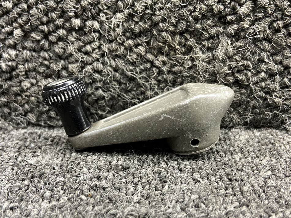 1717043-2 Cessna 177B Cabin Door Vent Window Crank LH or RH