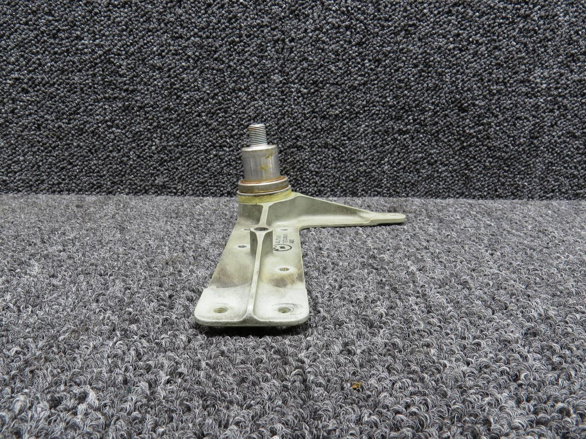 Jetstream 137240B405 Jetstream 31 Mounting Spigot LH