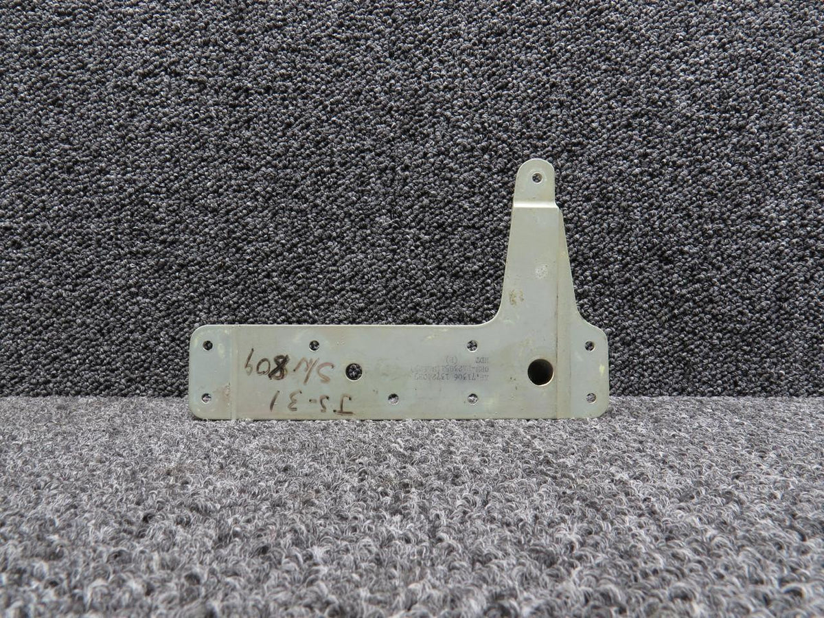 Jetstream 137240B405 Jetstream 31 Mounting Spigot LH