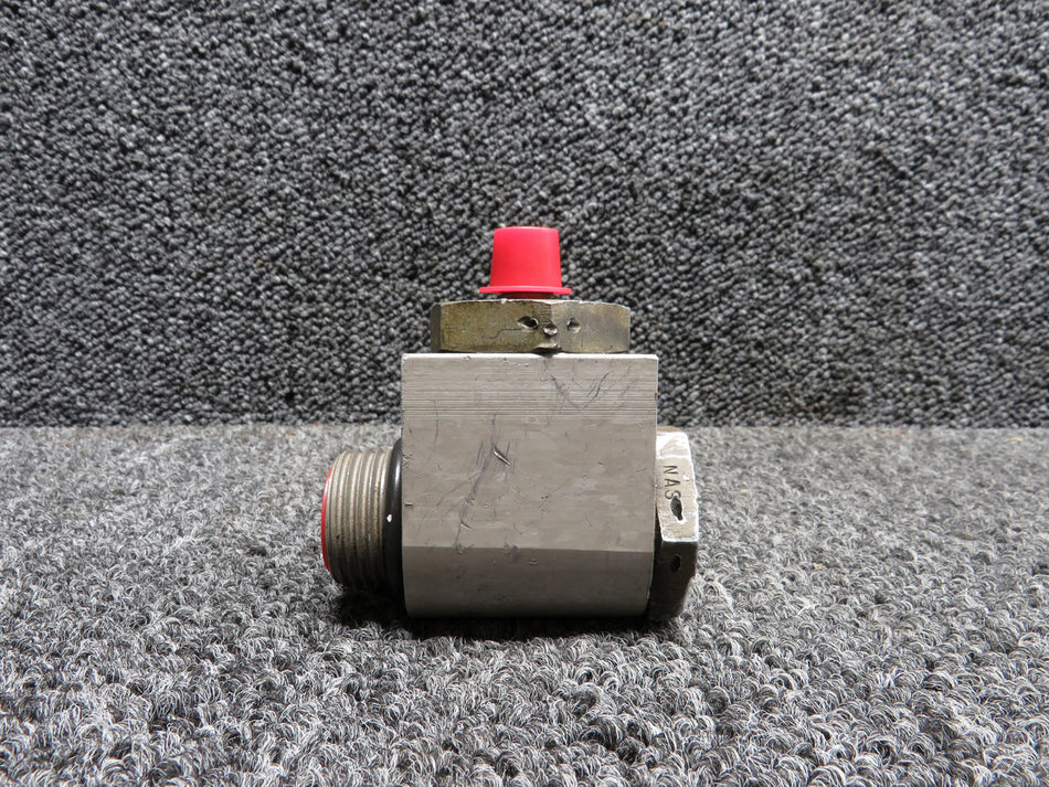 5555002-1 Cessna Boss Oil Pressure Transducer Fitting (Tooling Marks)