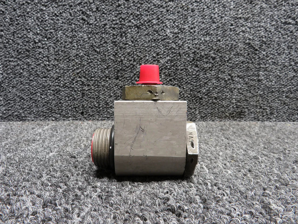 5555002-1 Cessna Boss Oil Pressure Transducer Fitting (Tooling Marks)