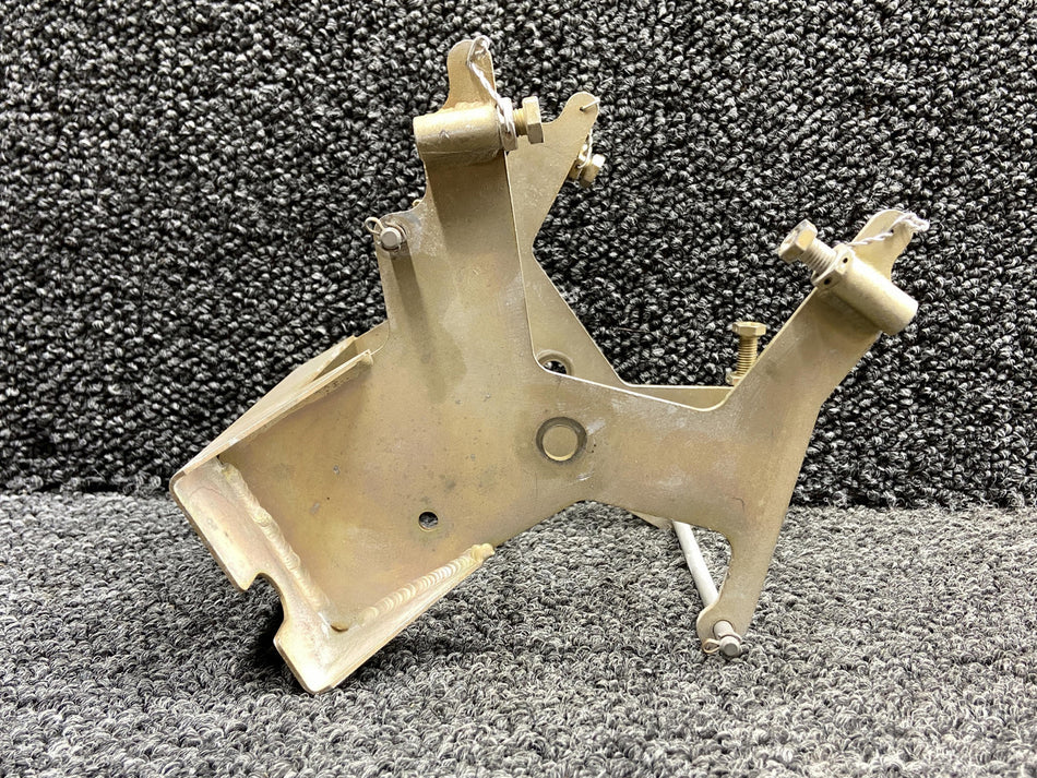 11872-002 (Use: 11872-003) Cirrus SR20 Flight Control Pulley Mounting Bracket