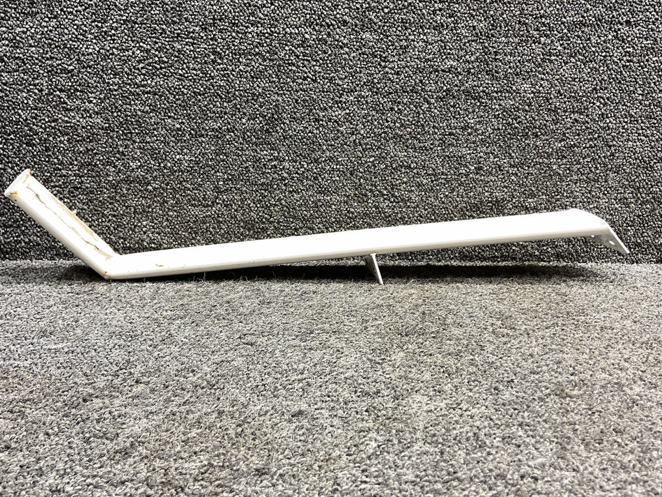 10689-002 (Use: 10689-012) Cirrus SR20 Fuselage Entry Step RH (White)