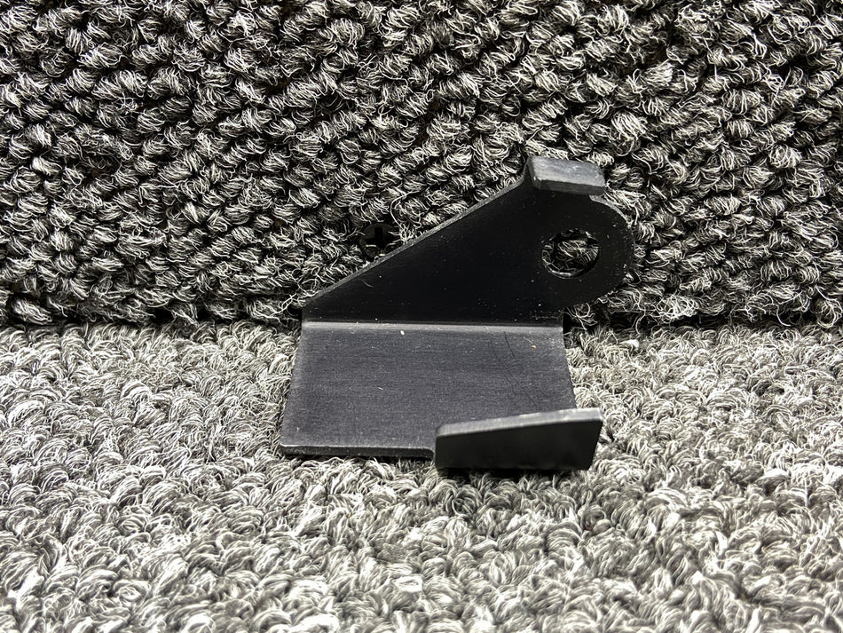 17578-001 Cirrus SR20 Cabin Door Catcher, Diverter LH
