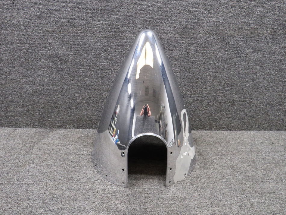 D-7168 McCauley Bonanza Spinner (Chipped Paint)