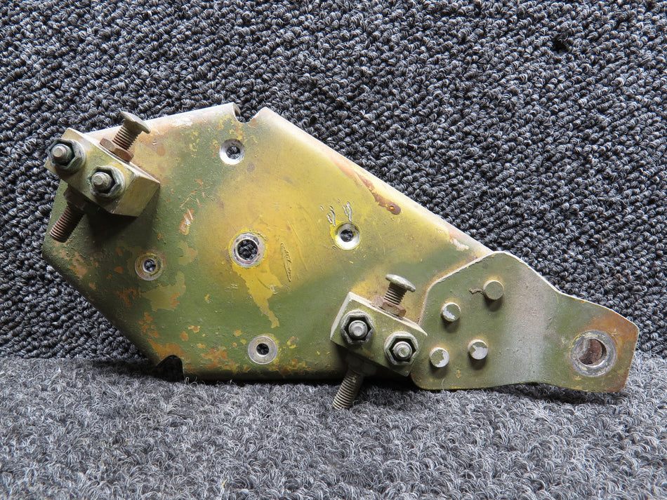 50-524406-4 Beechcraft BE-90A Elevator Horn RH