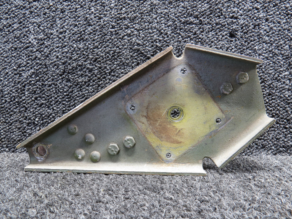 50-524406-4 Beechcraft BE-90A Elevator Horn RH