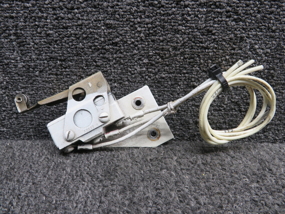 45-361116, 45-361116-1 Beechcraft B95A Flap Limit Up Switch with Bracket