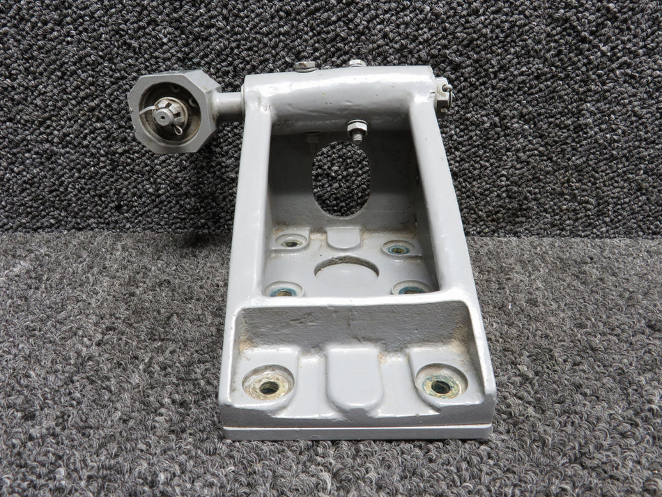 2217-021-003 Fokker F-27-200 Landing Gear Door Bracket LH